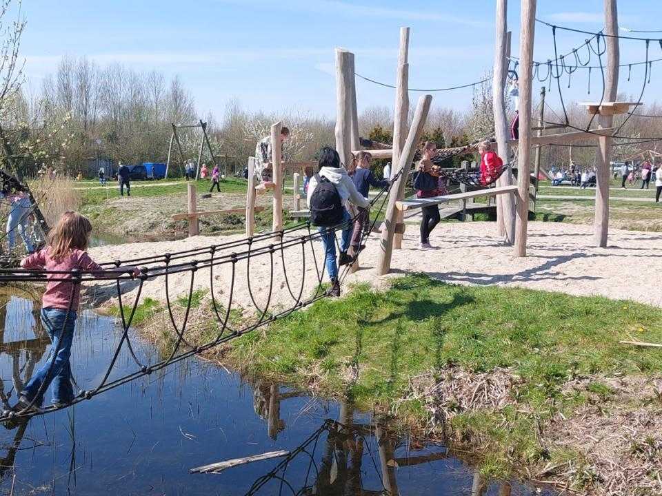 Jeugdland Nieuw-Vennep: Spelen, Hutten Bouwen En Knutselen | Visit ...